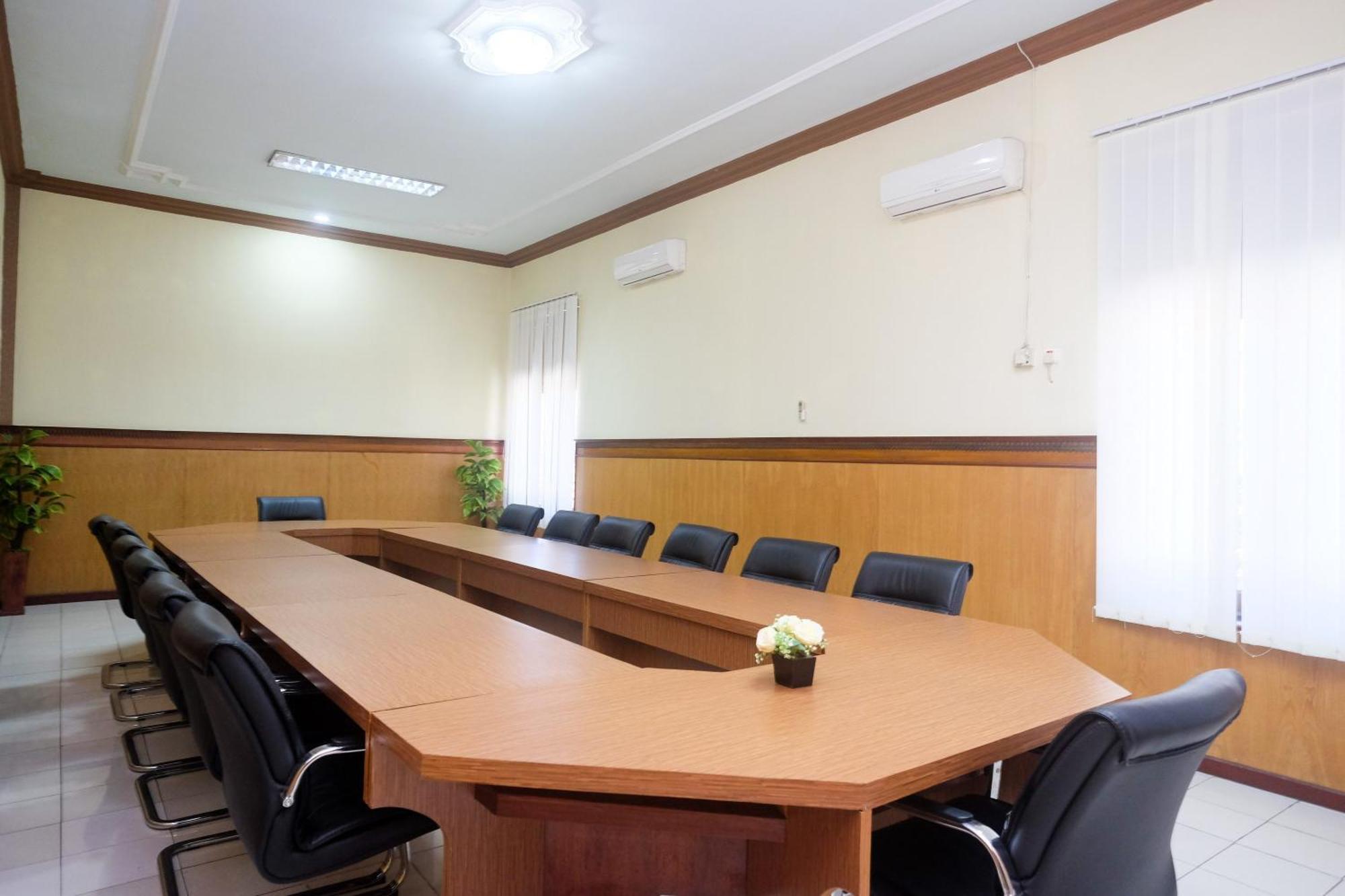 Urbanview Hotel Dedy Jaya Brebes Εξωτερικό φωτογραφία
