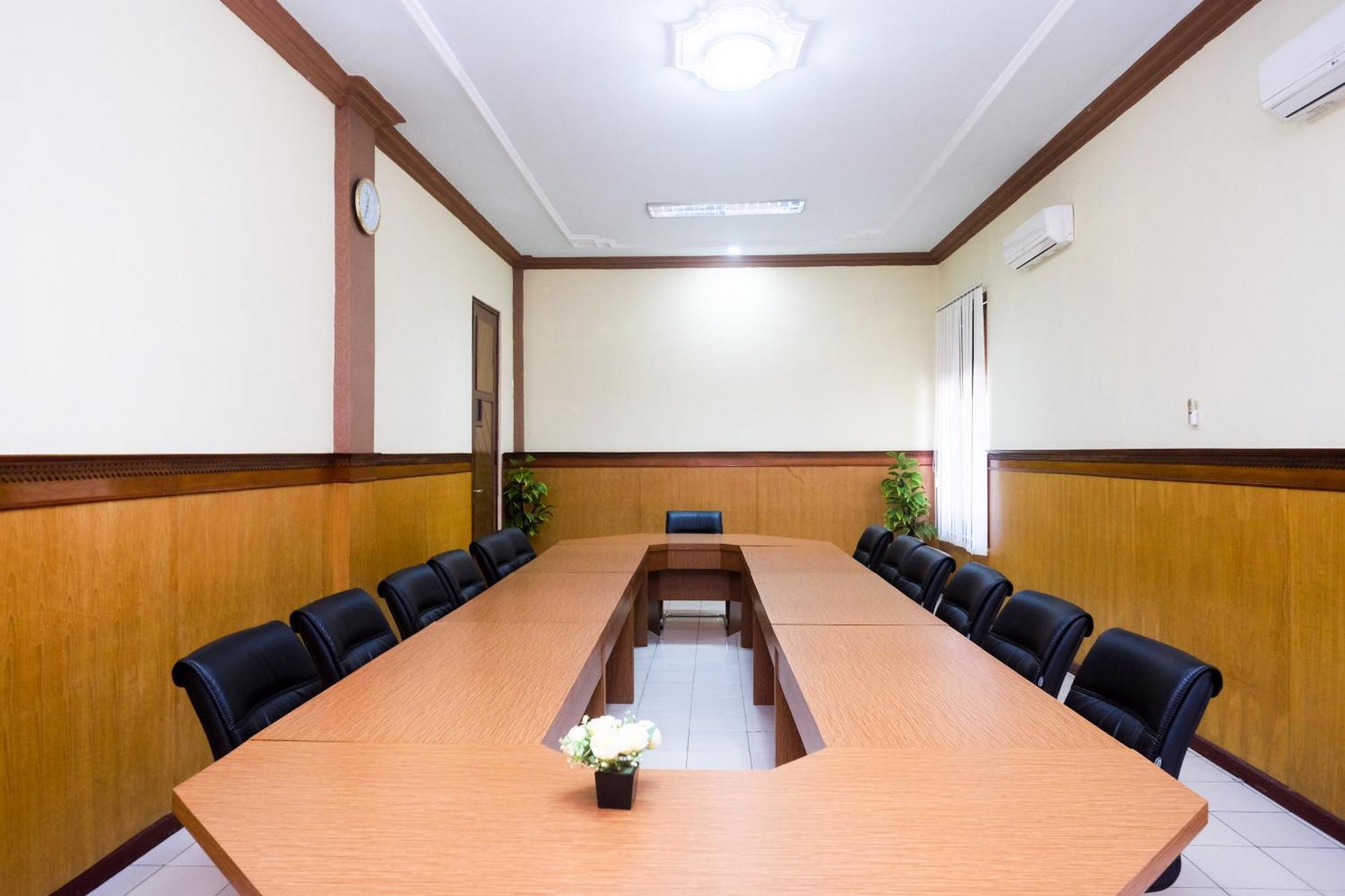 Urbanview Hotel Dedy Jaya Brebes Εξωτερικό φωτογραφία