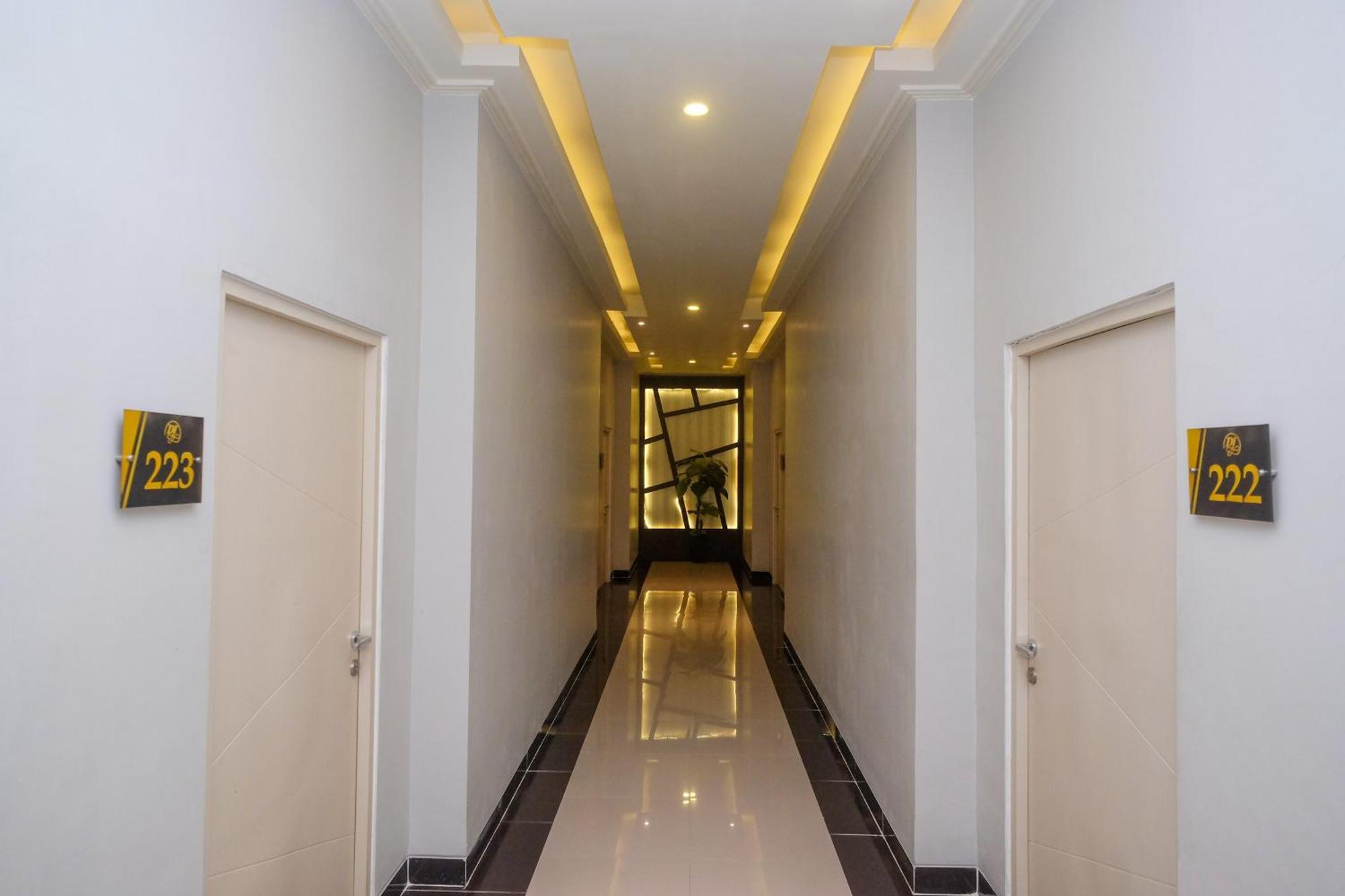 Urbanview Hotel Dedy Jaya Brebes Εξωτερικό φωτογραφία