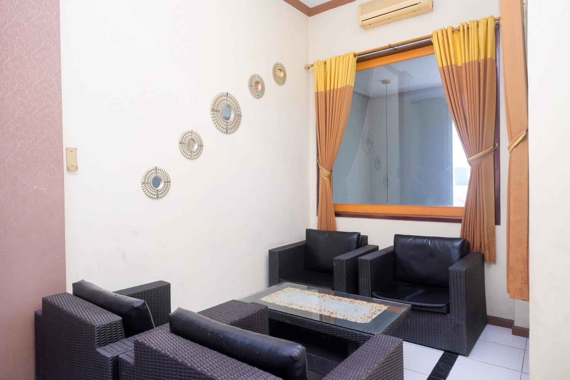Urbanview Hotel Dedy Jaya Brebes Εξωτερικό φωτογραφία