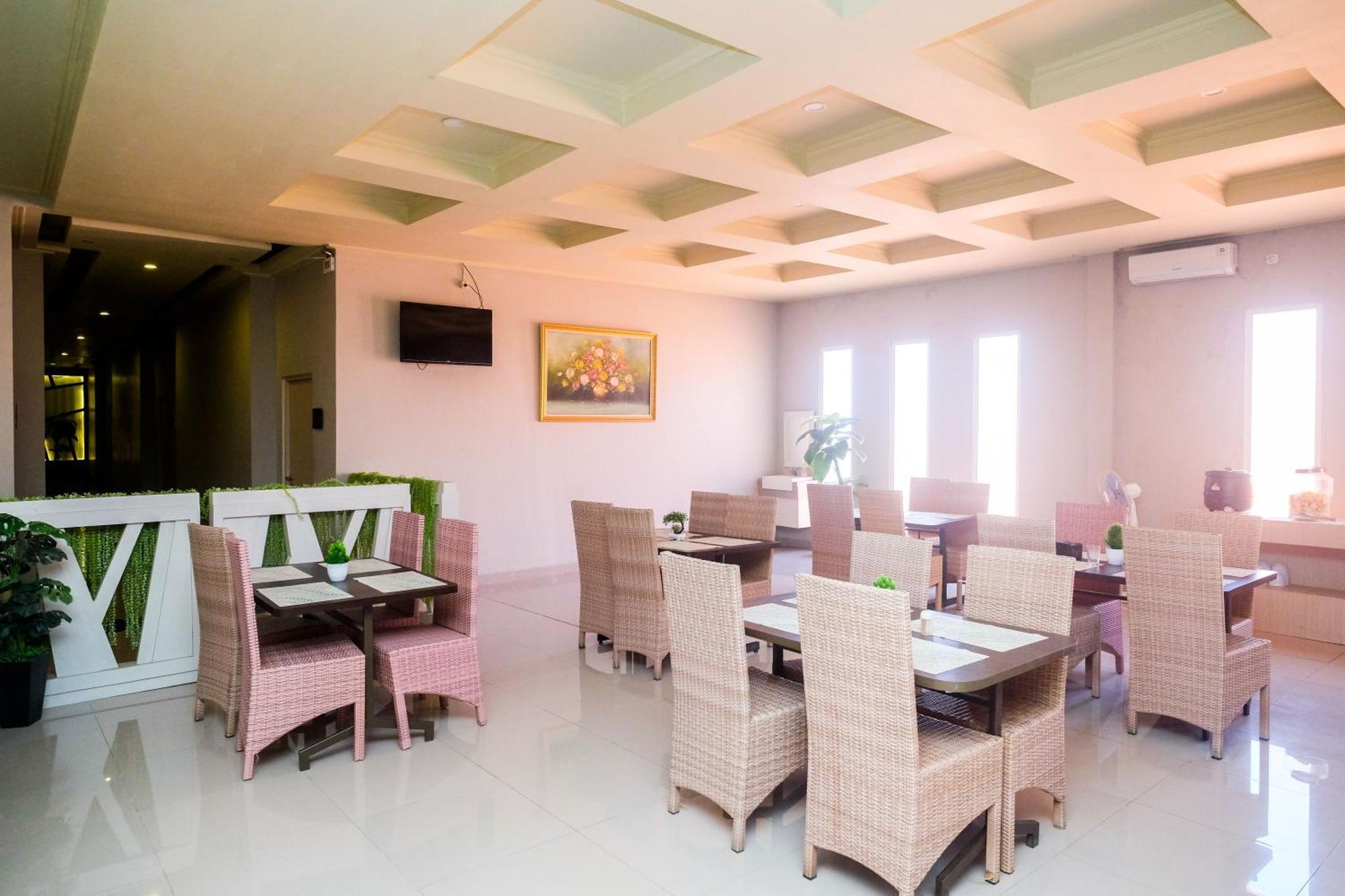 Urbanview Hotel Dedy Jaya Brebes Εξωτερικό φωτογραφία