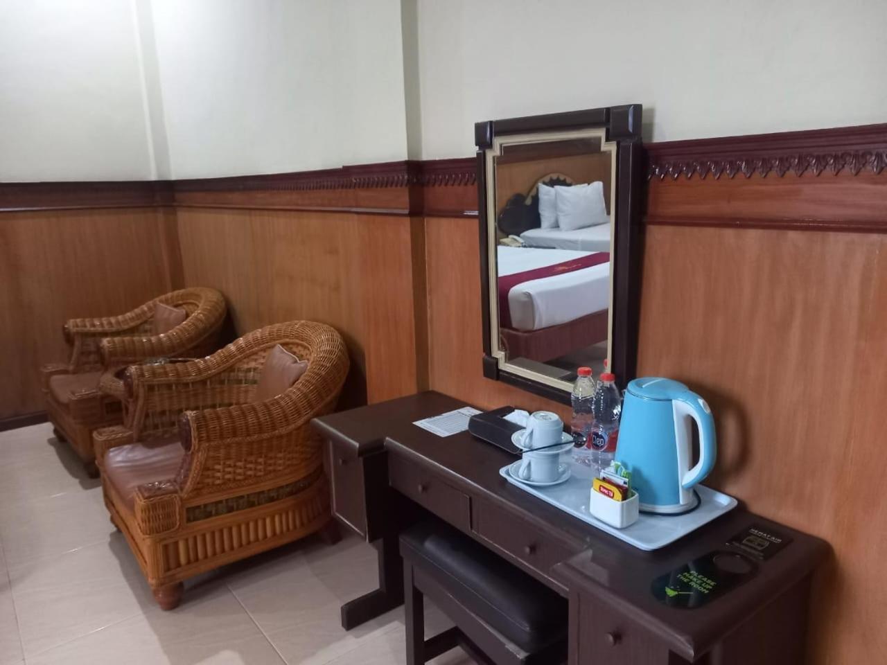 Urbanview Hotel Dedy Jaya Brebes Εξωτερικό φωτογραφία