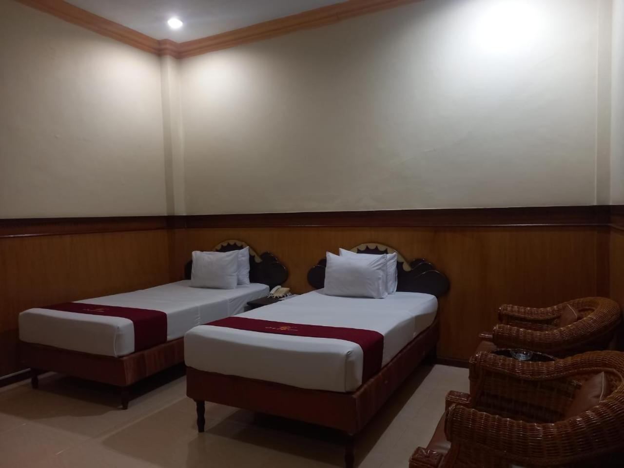 Urbanview Hotel Dedy Jaya Brebes Εξωτερικό φωτογραφία