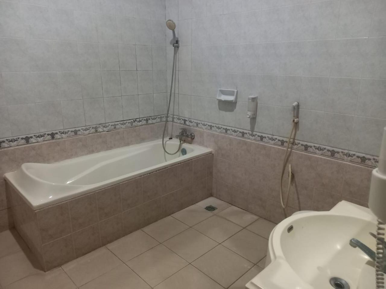 Urbanview Hotel Dedy Jaya Brebes Εξωτερικό φωτογραφία