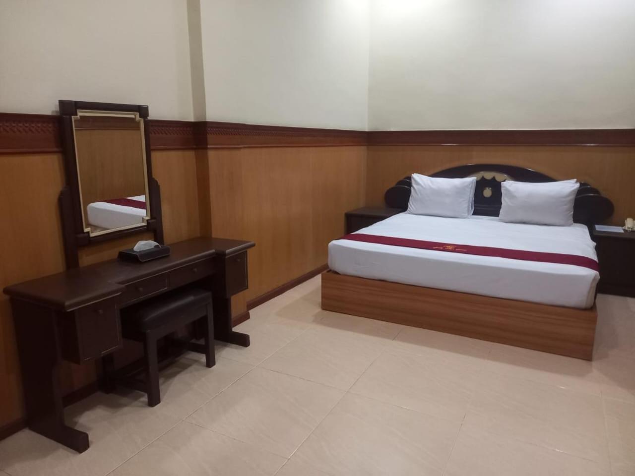 Urbanview Hotel Dedy Jaya Brebes Εξωτερικό φωτογραφία