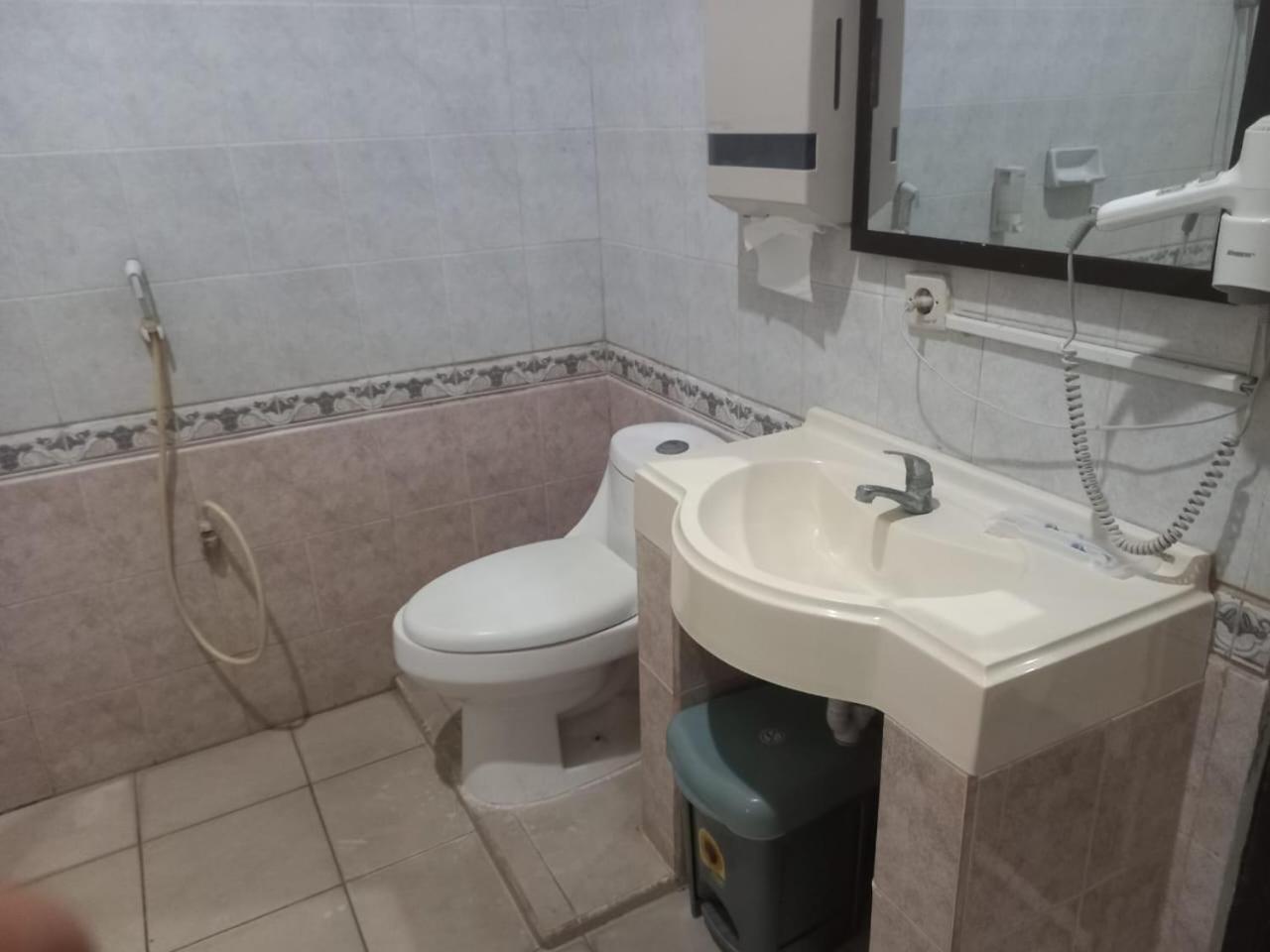 Urbanview Hotel Dedy Jaya Brebes Εξωτερικό φωτογραφία