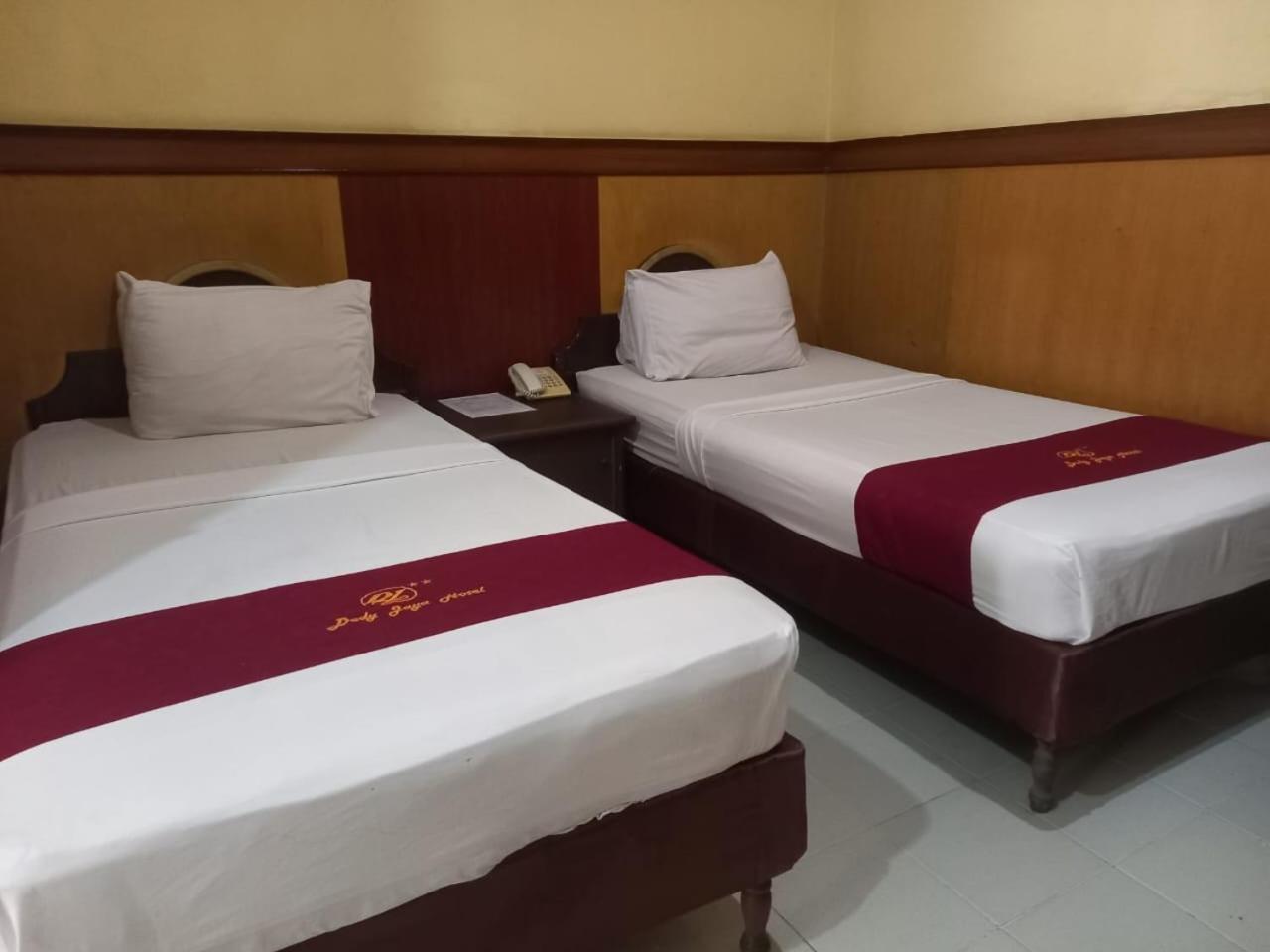 Urbanview Hotel Dedy Jaya Brebes Εξωτερικό φωτογραφία
