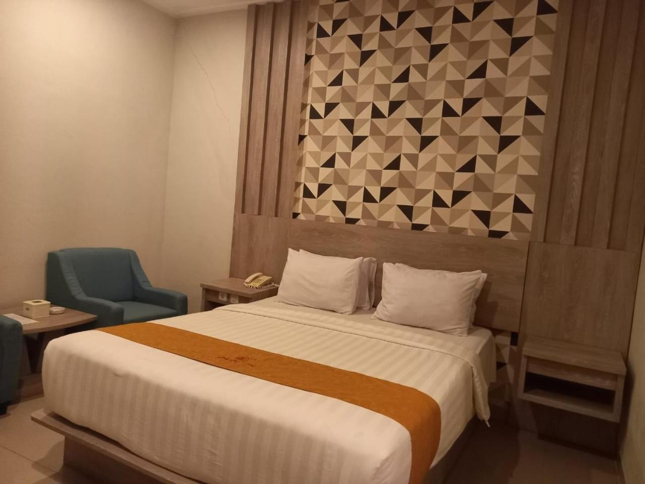 Urbanview Hotel Dedy Jaya Brebes Εξωτερικό φωτογραφία