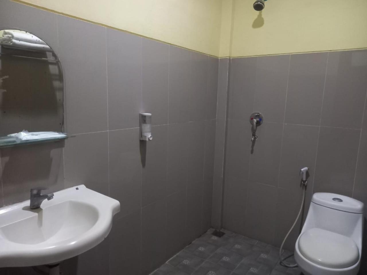 Urbanview Hotel Dedy Jaya Brebes Εξωτερικό φωτογραφία