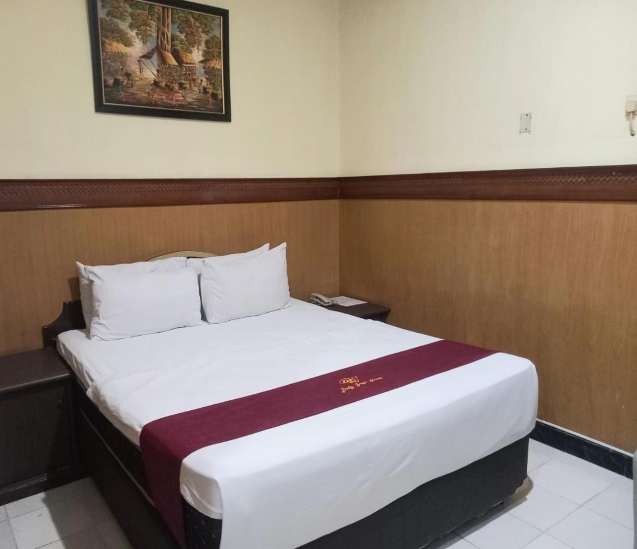 Urbanview Hotel Dedy Jaya Brebes Εξωτερικό φωτογραφία
